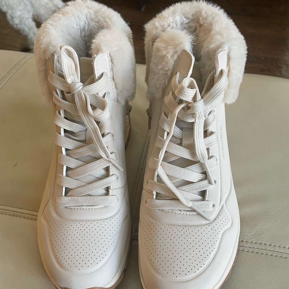 Sketchers boots